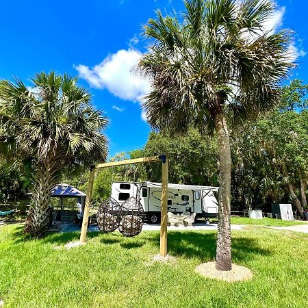 Lake Front Rv Experience Close To Port Canaveral And Kennedy Space Center Hotell Titusville Eksteriør bilde