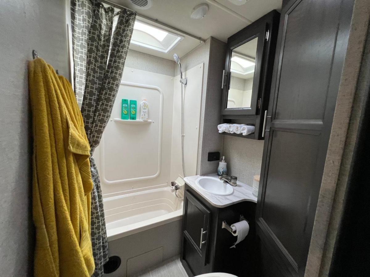 Lake Front Rv Experience Close To Port Canaveral And Kennedy Space Center Hotell Titusville Eksteriør bilde
