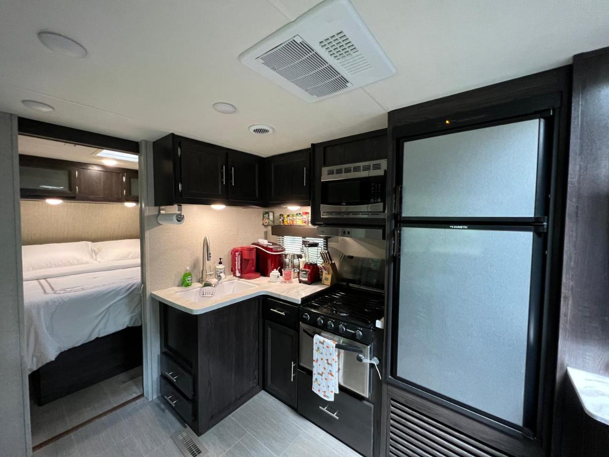 Lake Front Rv Experience Close To Port Canaveral And Kennedy Space Center Hotell Titusville Eksteriør bilde