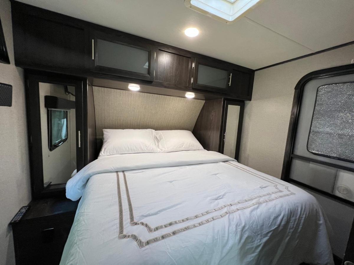 Lake Front Rv Experience Close To Port Canaveral And Kennedy Space Center Hotell Titusville Eksteriør bilde