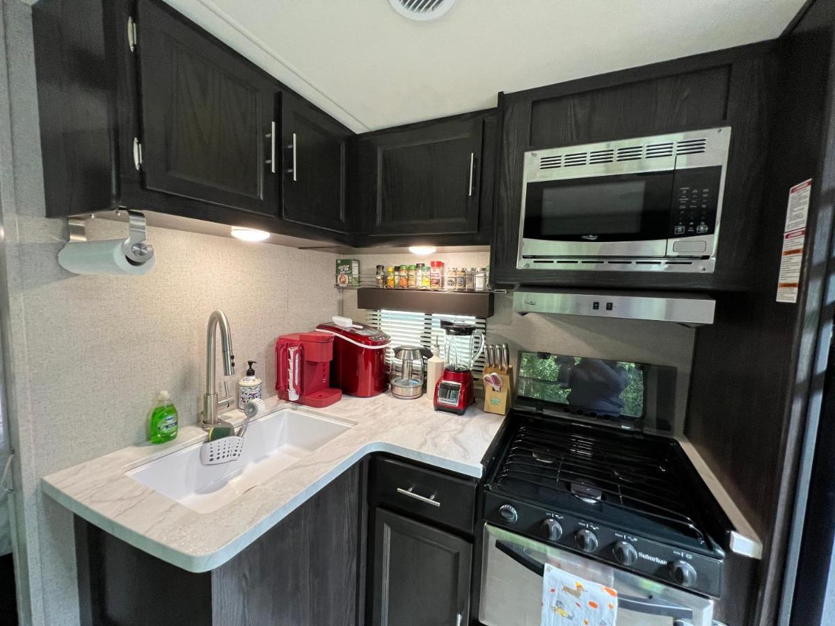 Lake Front Rv Experience Close To Port Canaveral And Kennedy Space Center Hotell Titusville Eksteriør bilde