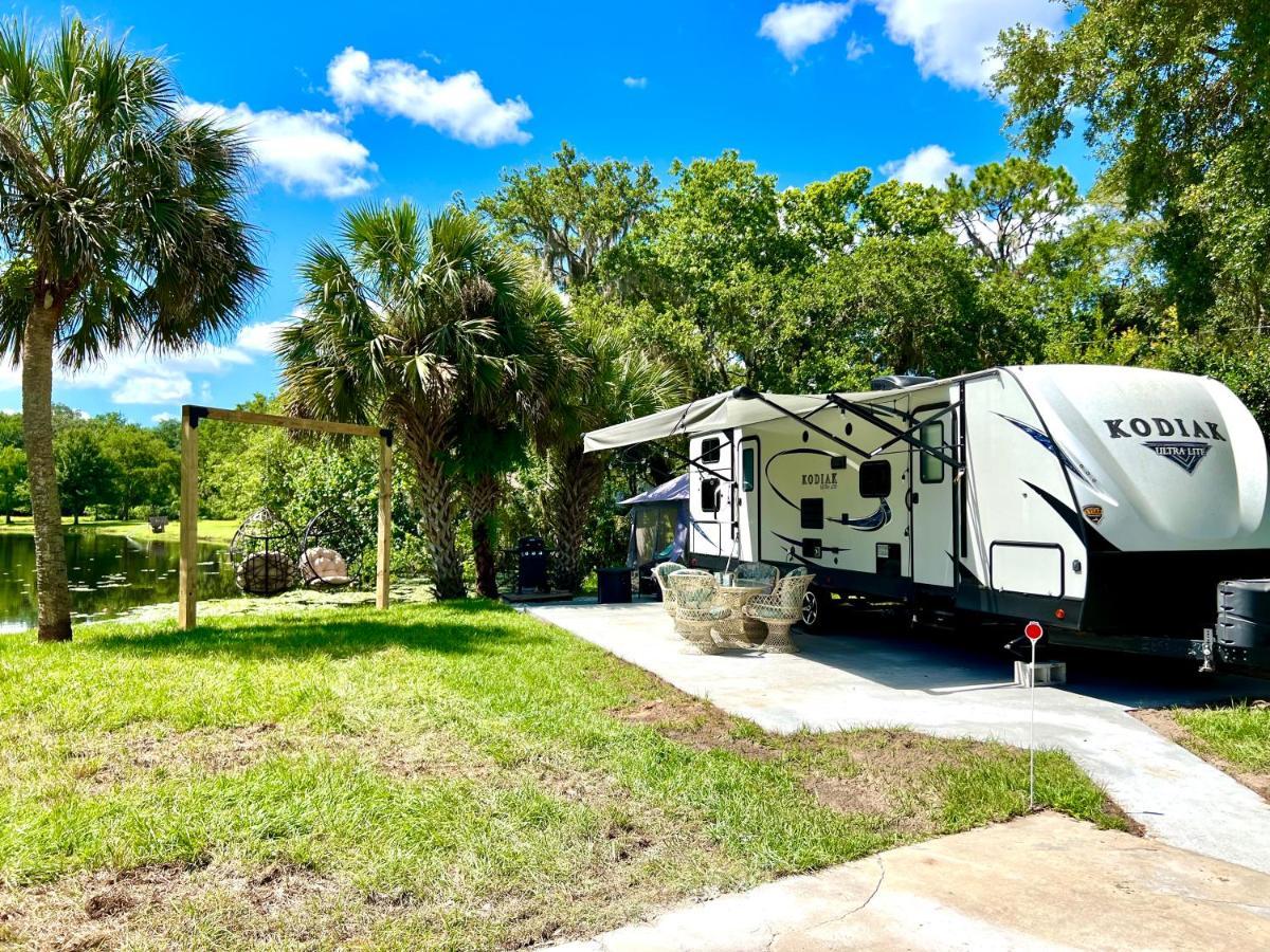 Lake Front Rv Experience Close To Port Canaveral And Kennedy Space Center Hotell Titusville Eksteriør bilde